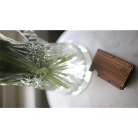 Minimalist Slim Wallet for Men – RFID Blocking – Metal Wallet With Money Clip - Picture 3 of 4